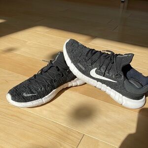 Nike Black and White Men’s Sneakers